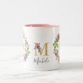 Modern Gold Monogram M Waterverf Floral Wreator Tweekleurige Koffiemok (Center)
