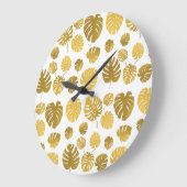 Modern Gold Monstera Tropical Leaves Pattern Grote Klok (Hoek)