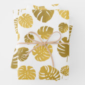 Modern Gold Monstera Tropical Leaves Pattern Inpakpapier Vel (In situ)