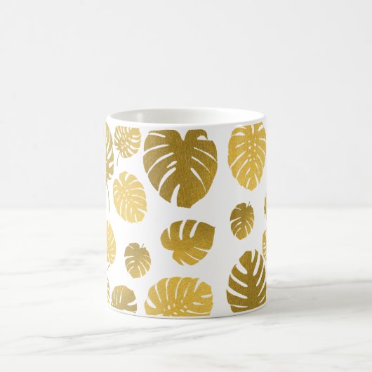 Modern Gold Monstera Tropical Leaves Pattern Koffiemok (Center)
