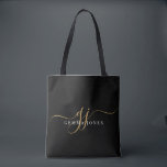 Modern Gold Script Monogram Initialen Tote Bag<br><div class="desc">Een elegante minimalistische stijl monogrammed canvas tas, met een sans serif naam en elegante gouden swash script initialen op zwart.</div>