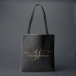 Modern Gold Script Monogram Initialen Zwart Tote Bag<br><div class="desc">Een elegante minimalistische stijl monogrammed canvas tas,  met een sans serif naam en elegante gouden swash script initialen op zwart.</div>