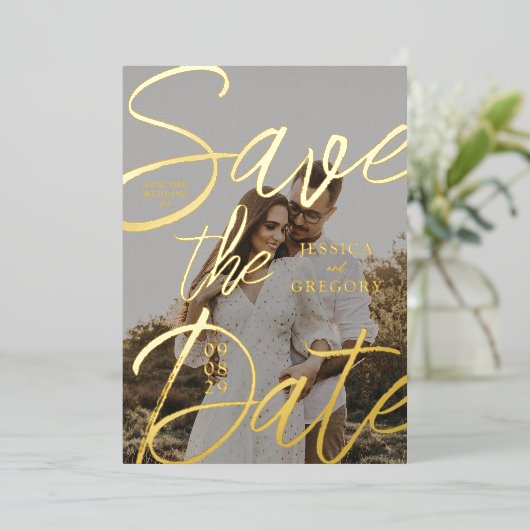 Modern Gold Script Photo Wedding Save the Date Folie Uitnodiging (Staand Voorkant)