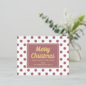 Modern Gold Script Roze Polka Dots Merry Kerstmis Folie Feestdagen Briefkaart (Staand Voorkant)