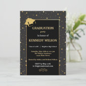 Modern Gold Sparkles Afstudeerder Invitation Zwart Kaart (Staand voorkant)