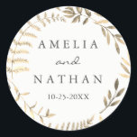 Modern Golden Leaf Wreath Wedding Sticker<br><div class="desc">Collectie van het huwelijk in de kleine Bayleigh-winkel.</div>