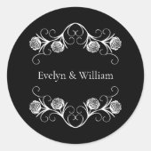 Modern Gotisch Roos Swirls Zwart-wit Bruiloft Ronde Sticker (Voorkant)