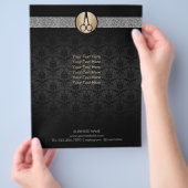 Modern Gouden Schaar Logo Damast Kapper Flyer (Hand)