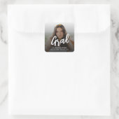 Modern Grad Brush Script Photo Graduation  Vierkante Sticker (Tas)