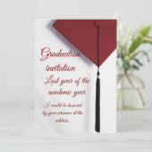 Modern Graduation Invitation with Graduation Cap Kaart (Staand voorkant)