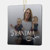 Modern Grandma Photo Personalized Keramisch Ornament (Links)