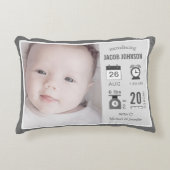 Modern Gray Infographic Baby Foto Birth Stats Accent Kussen (Voorkant)