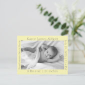 Modern Gray on Pastel Yellow Baby Announance Aankondigingskaart (Staand voorkant)