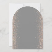 Modern Gray Peach Glitter Arch Wedding Kaart (Achterkant)