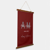 Modern Gray & Red Monogram Weddenschap Hangend Wandkleed (Gebogen)