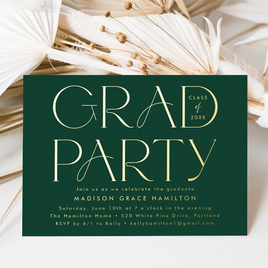 Modern Green and Gold Typography Graduation Party Folie Uitnodiging