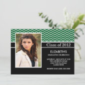 Modern Green Chevron Foto Graduation Party Kaart (Staand voorkant)