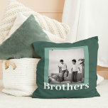 Modern Green | Foto | Broers Gift Kussen<br><div class="desc">Modern Green | Afbeelding Brothers Gift Pillows make for thoughtful and practical gifts, offering in comfort en ontspanning aan de recipiënt. Here's a description of pillows as a gift: Give the gift of ultimate comfort and relaxation with these luxurious pillows. Crafted with the finest materials, these pillows are designed to...</div>