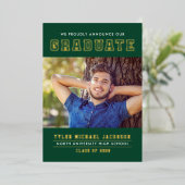 Modern Green Gold Afstuderen fotograaf Folie Uitnodiging (Staand Voorkant)