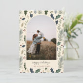 Modern Green Holly & Pine Leaves Arch Photo Feestdagenkaart (Staand voorkant)