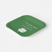 Modern Green Irish Four Leaf Clover Wedding Papieren Bordje (Gebogen)