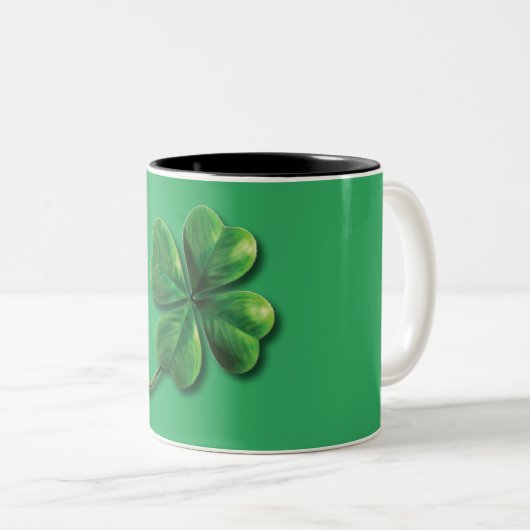 Modern Green Irish Shamrock Tweekleurige Koffiemok (Voorkant rechts)