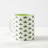 Modern Green Laurel Leaf Pattern Tweekleurige Koffiemok (Voorkant links)