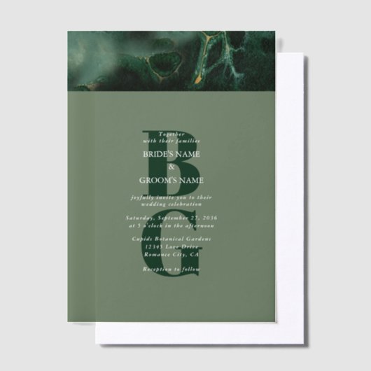 Modern Green Marble Monogram Wedding Vellum Uitnodigingen (Offset)