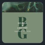 Modern Green Marble Monogram Wedding Vierkante Sticker<br><div class="desc">Een modern,  groen marmer monogram ontwerp. Een uniek ontwerp dat hedendaagse elementen en typografie gebruikt. Een eenvoudig olijfgroen ontwerp met een knoeiboel van groene marmer. Een stijlvol,  groene sticker voor bruiloft met moderne elementen. Er zijn ook huwelijksuitnodigingen en andere kantoorbenodigdheden beschikbaar.</div>