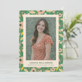 Modern Green Pink Floral Photo Graduation Aankondiging (Staand voorkant)