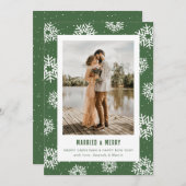 Modern Green Snowflake Photo Newlywed Feestdagenkaart (Voorkant / Achterkant)