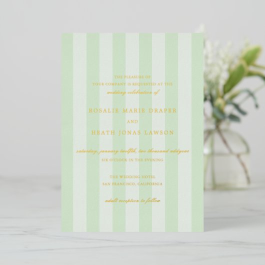 Modern Green Stripes Elegant Wedding Folie Uitnodiging (Staand Voorkant)