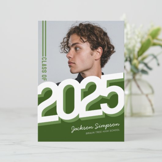 Modern Green Typography Photo Afstuderen Kaart (Staand voorkant)