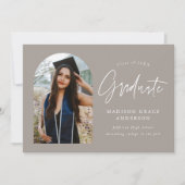 Modern Greige Arch Photo Afstuderen Aankondiging (Voorkant)