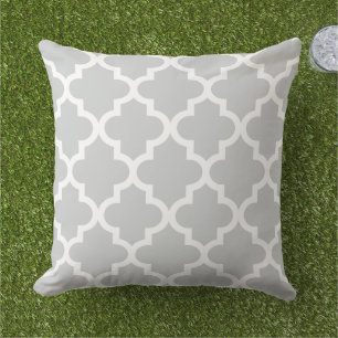 Modern Grey Moroccan Quatrefoil Pattern Buitenkussen