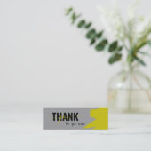 Modern Grijs Geel Geschreven Bedankt Mini Visitekaartje (Staand voorkant)