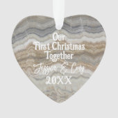 Modern grijs marmer Onze Eerste Kerstmis Samen Ornament (voorkant)