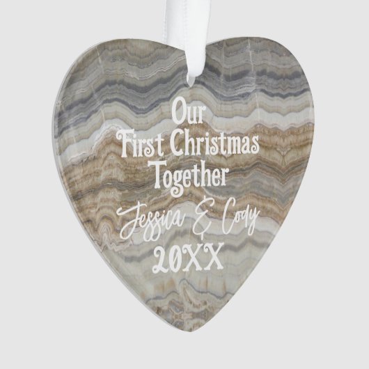 Modern grijs marmer Onze Eerste Kerstmis Samen Ornament (voorkant)