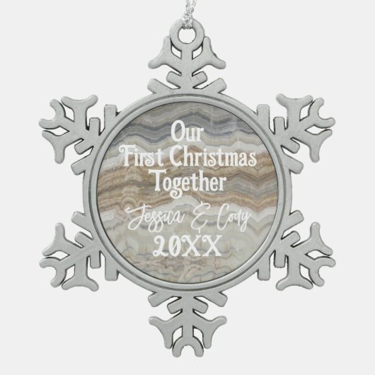 Modern grijs marmer Onze Eerste Kerstmis Samen Tin Sneeuwvlok Ornament (Voorkant)