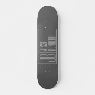 Modern, grijs op donkergrijs, Initialen en naams L Persoonlijk Skateboard