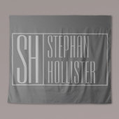 Modern, grijs op donkergrijs, Initialen en naams L Wandkleed