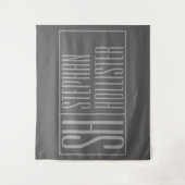 Modern, grijs op donkergrijs, Initialen en naams L Wandkleed (Voorkant)