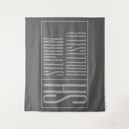 Modern, grijs op donkergrijs, Initialen en naams L Wandkleed (Voorkant)