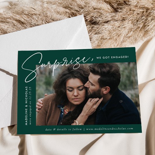 Modern groen Surprise Photo Verloving Aankondiging
