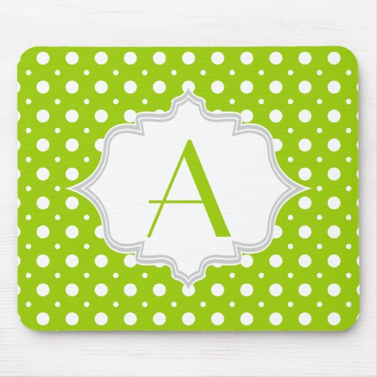 Modern groen, wit polka dot patroon & monogram muismat (Voorkant)