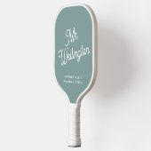 Modern Groom Weddenschap met groen script Pickleball Paddle (Links)