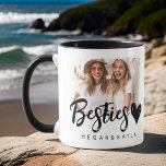Modern Grunge Hart Beste Vrienden BFF Foto Mok<br><div class="desc">Het ontwerp bestaat uit een leuke en speelse typografie met een sans serif- en serif-lettertype. Voeg een douanefoto toe.</div>
