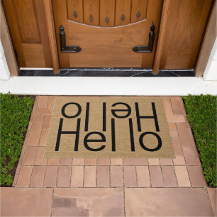 Modern Hallo welkome Word Art over Faux Burlap Deurmat