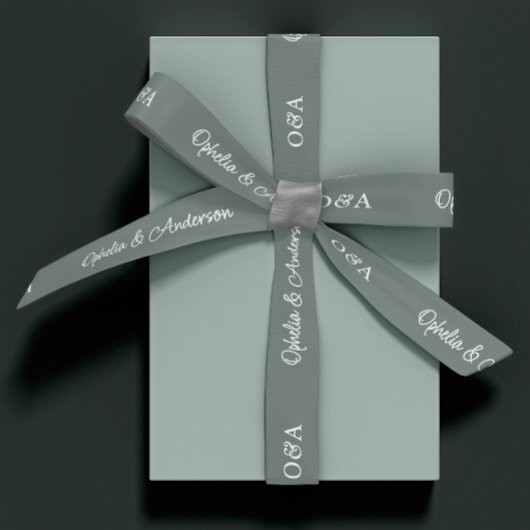 Modern handgeschreven script Initialen & namen bru Satijnen Lint