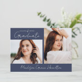 Modern Handgeschreven Script Navy 3 Foto Afstudere Aankondiging (Staand voorkant)